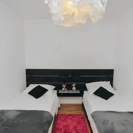 Tema Apartment *