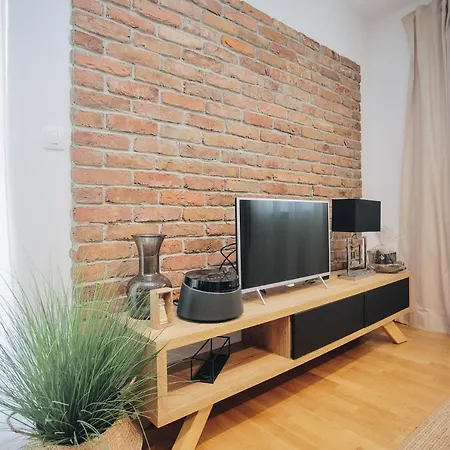 Tema Apartment *