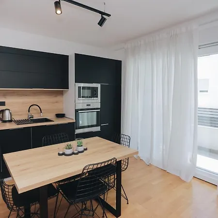 Tema بودْسْتغانا