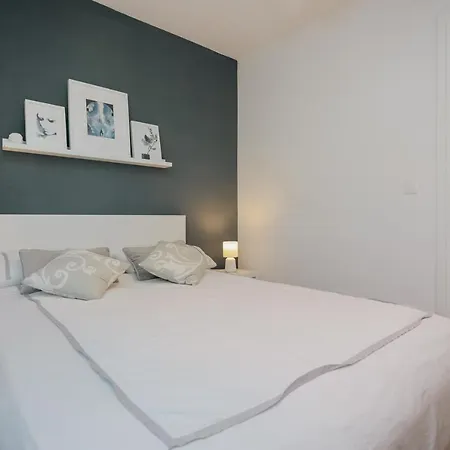 Apartment Tema